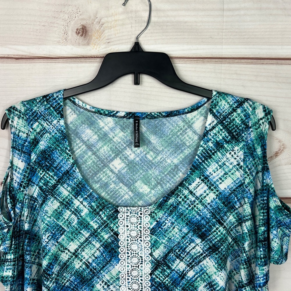 Bleeker & McDougal Top Womens 2X Blue Green Plaid Blouse Cold Shoulder Knit Lace - Picture 2 of 7